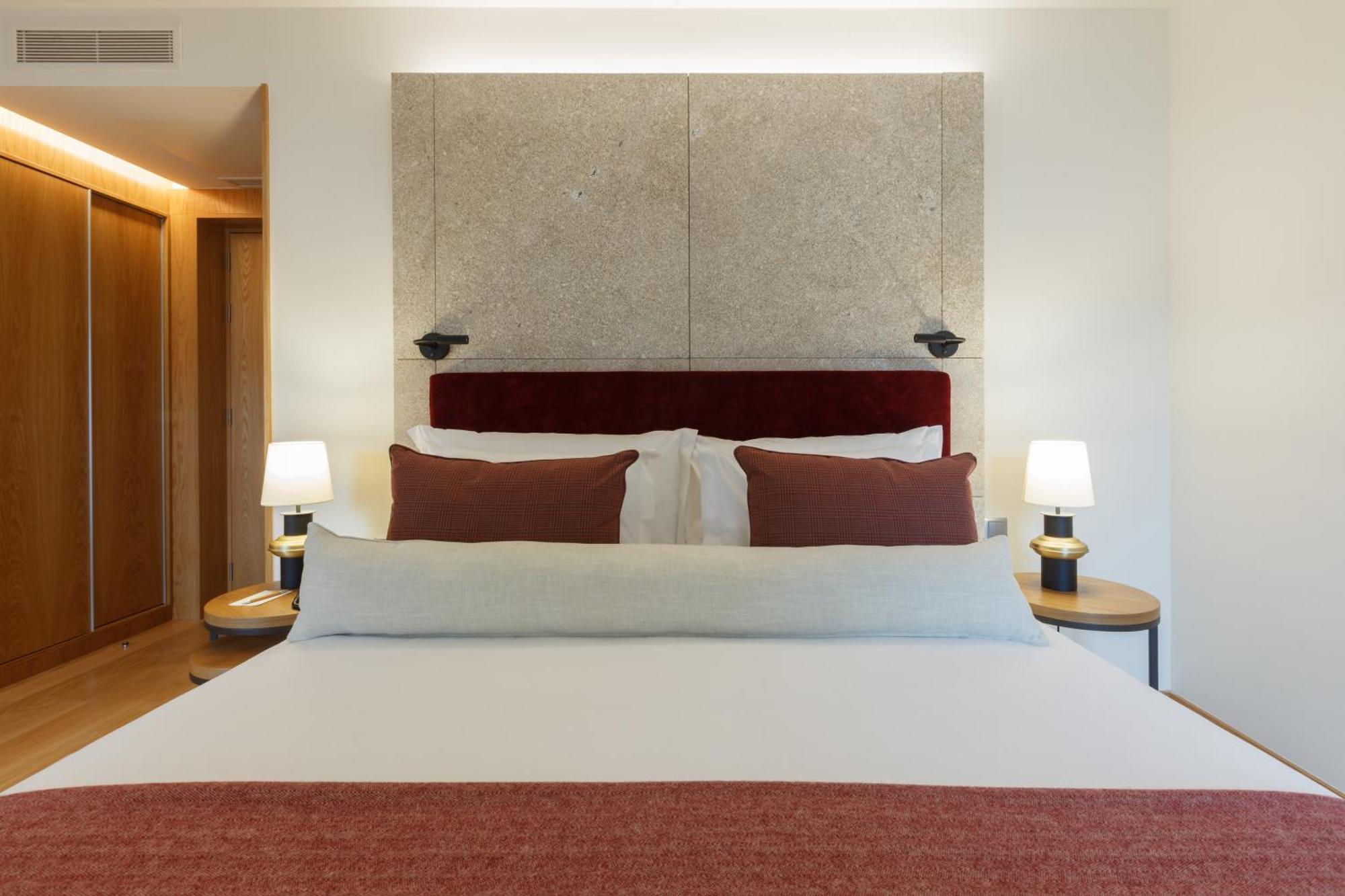 Standard Suite,1602391492:JPEG